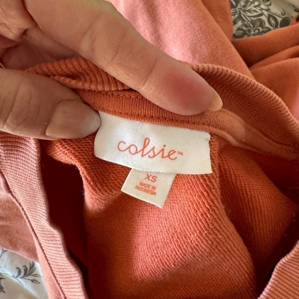 Colsie Crewneck - Picture 4 of 4